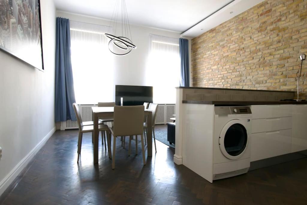 Premium Apartment By Hi5- Anker Apartment Budapest Ngoại thất bức ảnh