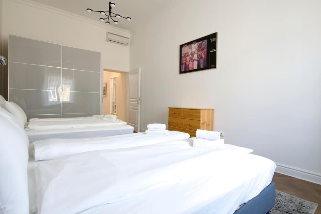 Premium Apartment By Hi5- Anker Apartment Budapest Ngoại thất bức ảnh