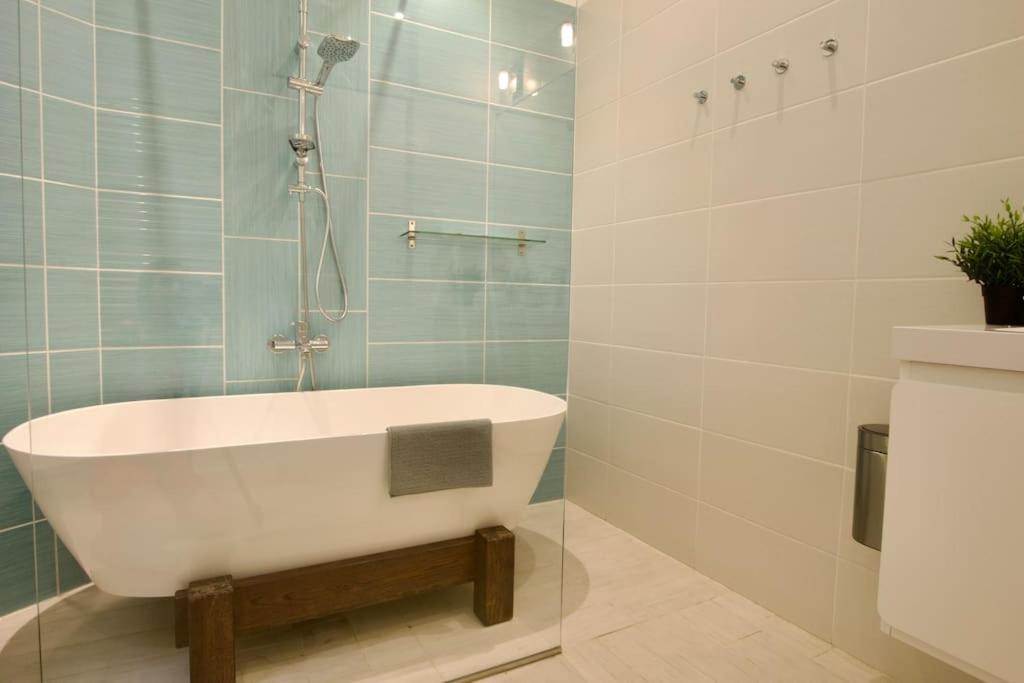 Premium Apartment By Hi5- Anker Apartment Budapest Ngoại thất bức ảnh